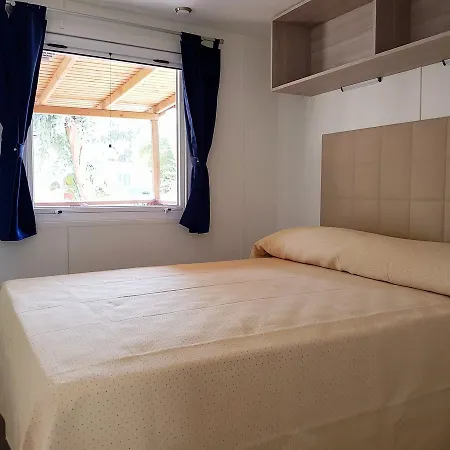 鲜花村露营地 4*