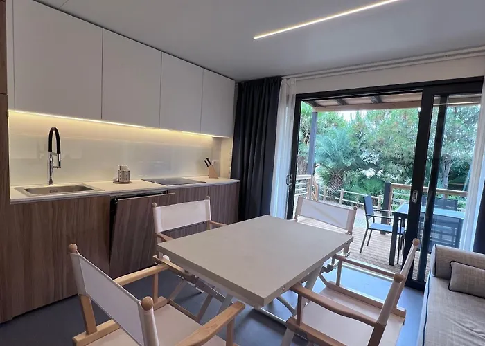 Κάμπινγκ Villaggio Dei Fiori 4*